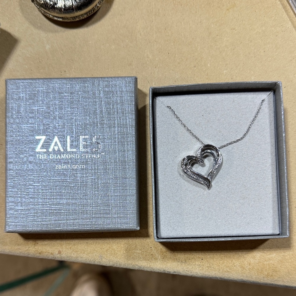 Zales Silver Swirl Heart Necklace